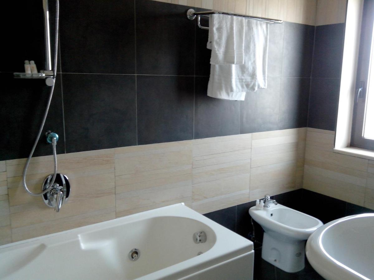 Hotel Briganti Qualiano Pokoj fotografie