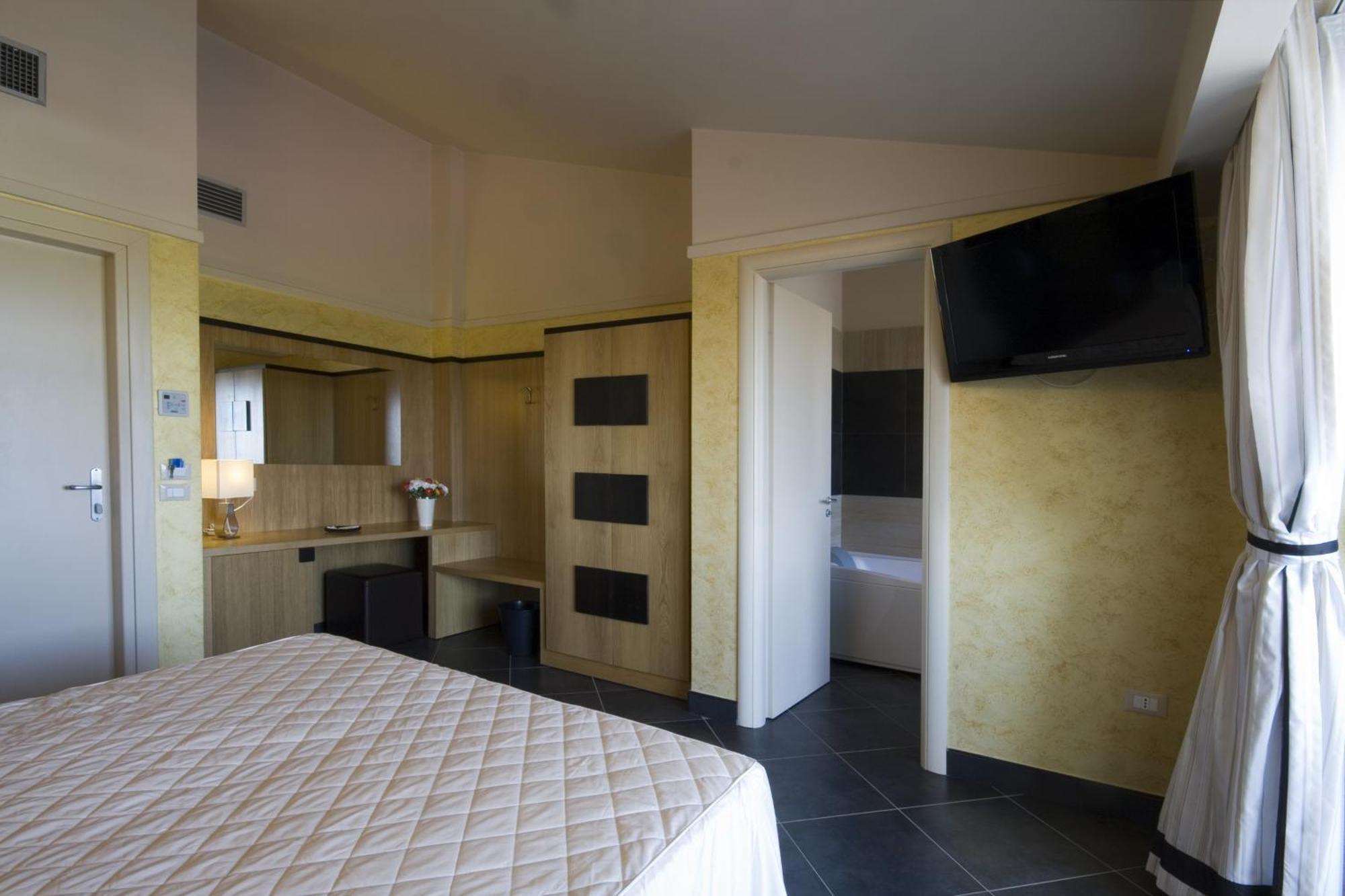 Hotel Briganti Qualiano Pokoj fotografie